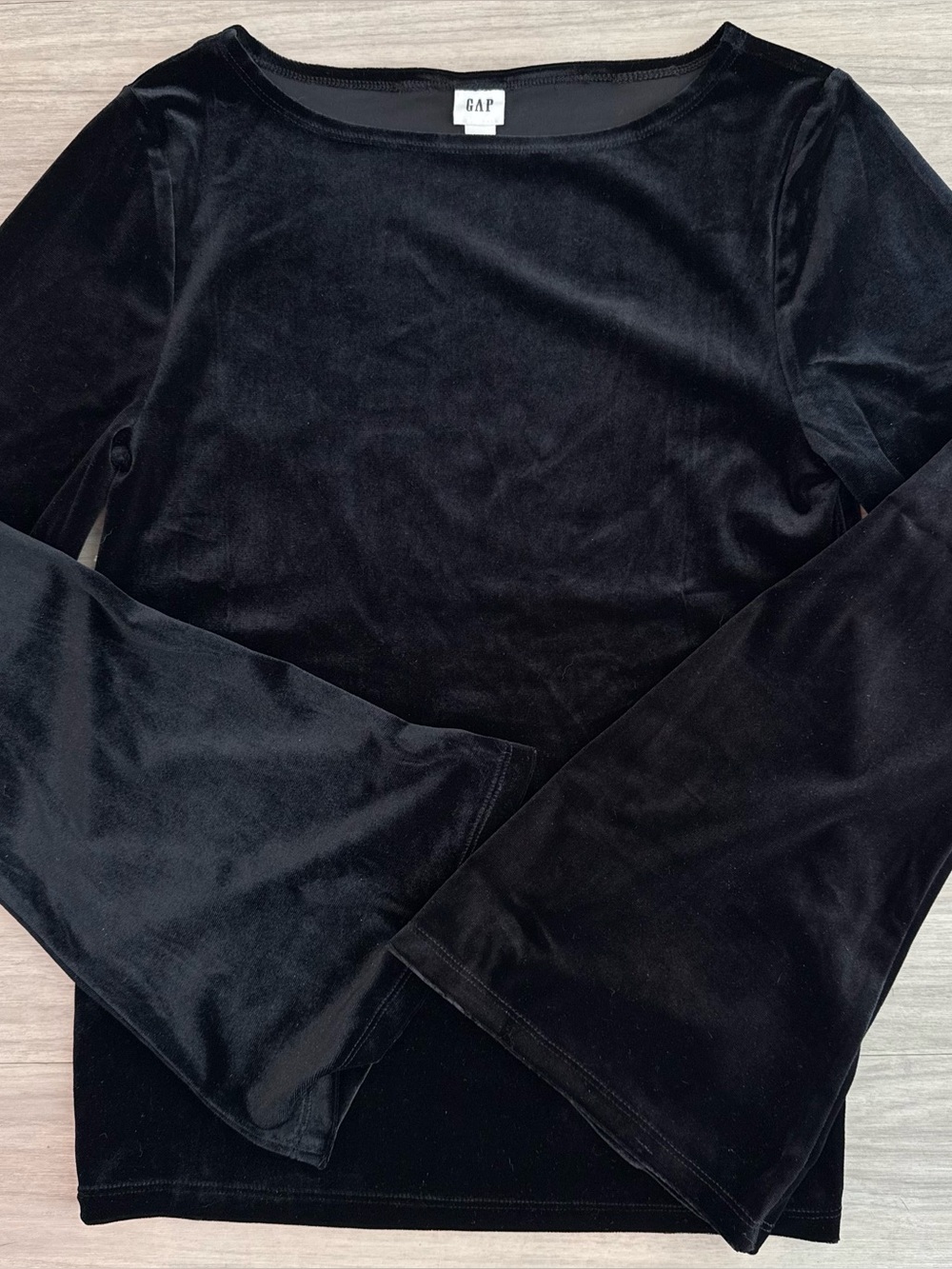 Gap black velvet long sleeve top with bell sleeves